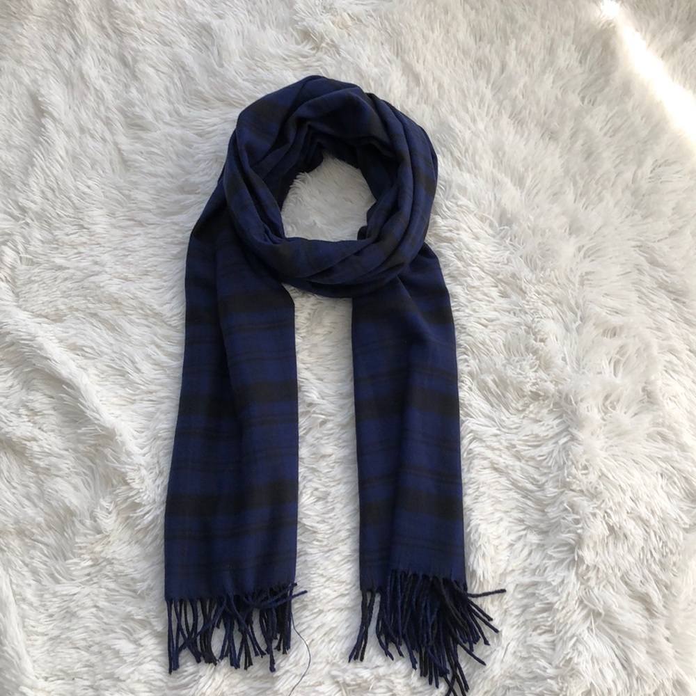 Gap plaid scarf